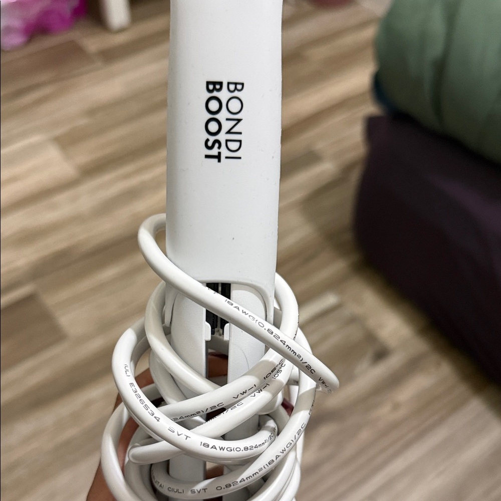 Bondi Boost White Hair Styling Tool
